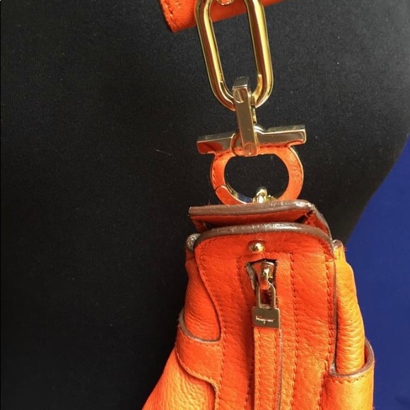 Salvatore Ferragamo Shoulder bag in orange - Picture 7 of 8